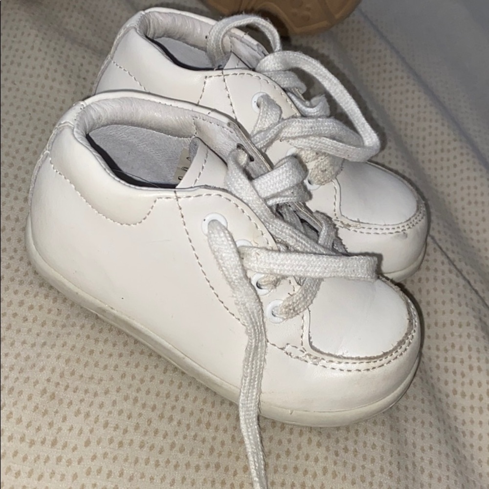Walking shoes